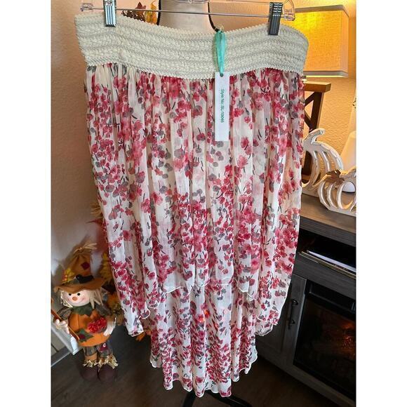 BB‎ Couture skirt NWT size medium - Picture 1 of 3